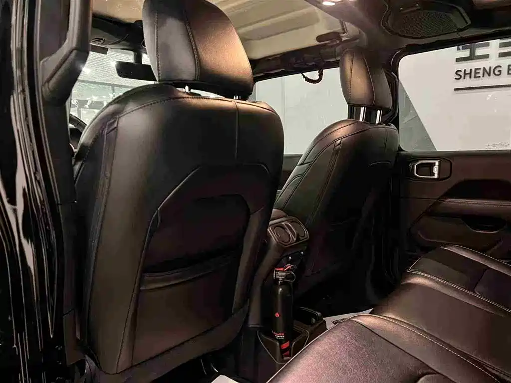 Jeep Gladiator 2023 — фото 11