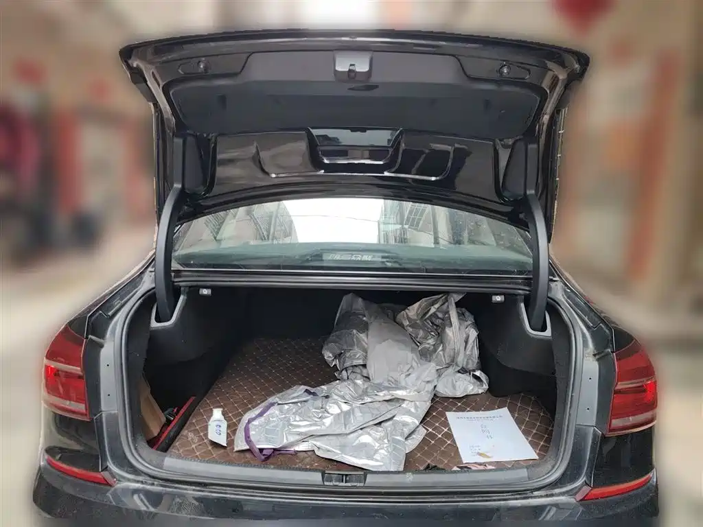Volkswagen Passat 2017 — фото 10