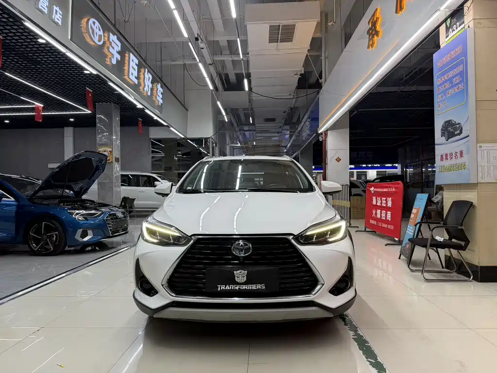 Toyota Yaris L 2022 — фото 3