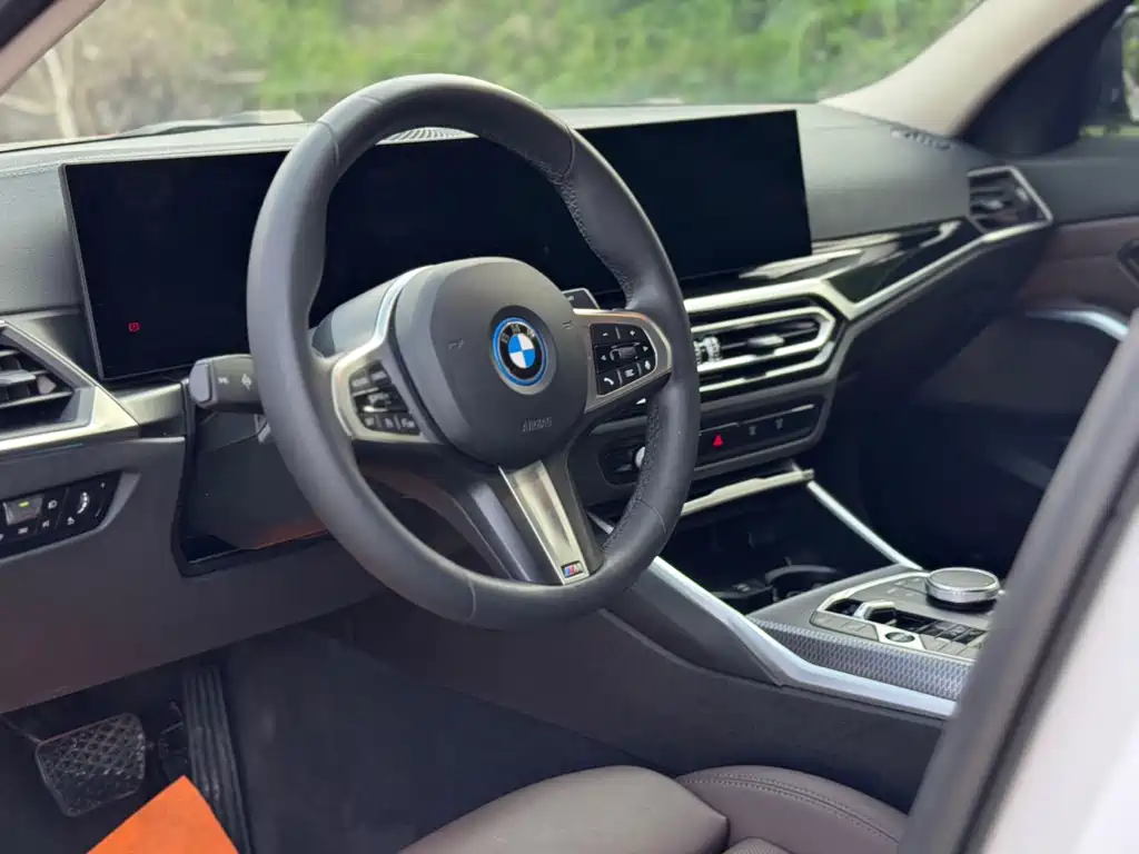 BMW i3 2024 — фото 9