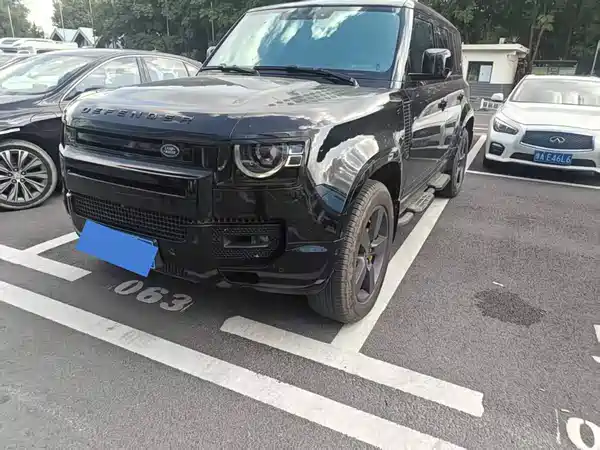 Land Rover Defender 2025