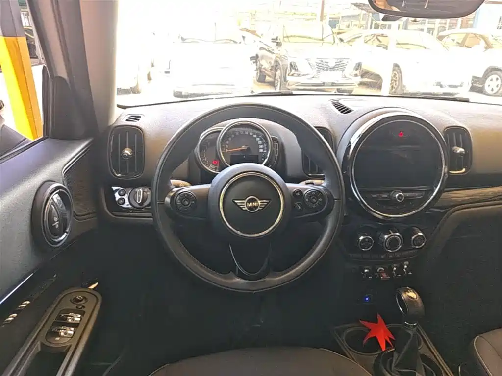 MINI Countryman 2019 — фото 11