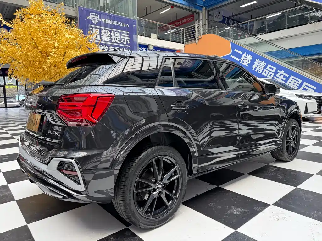 Audi Q2L 2022