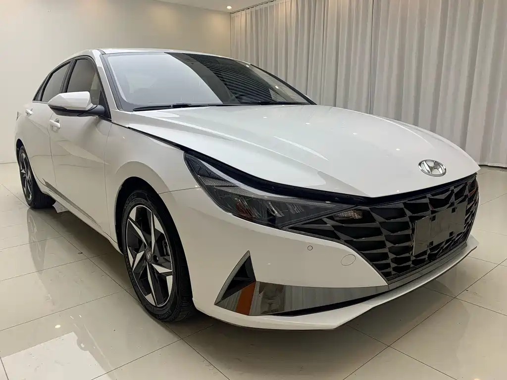 Hyundai Elantra 2023