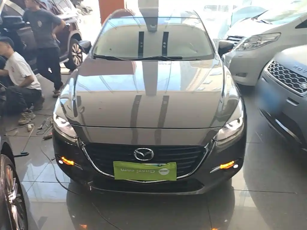 Mazda 3 Axela 2018 — фото 3