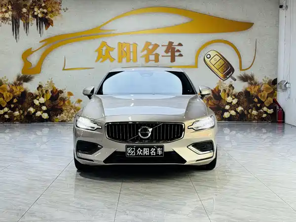Volvo S60 2023