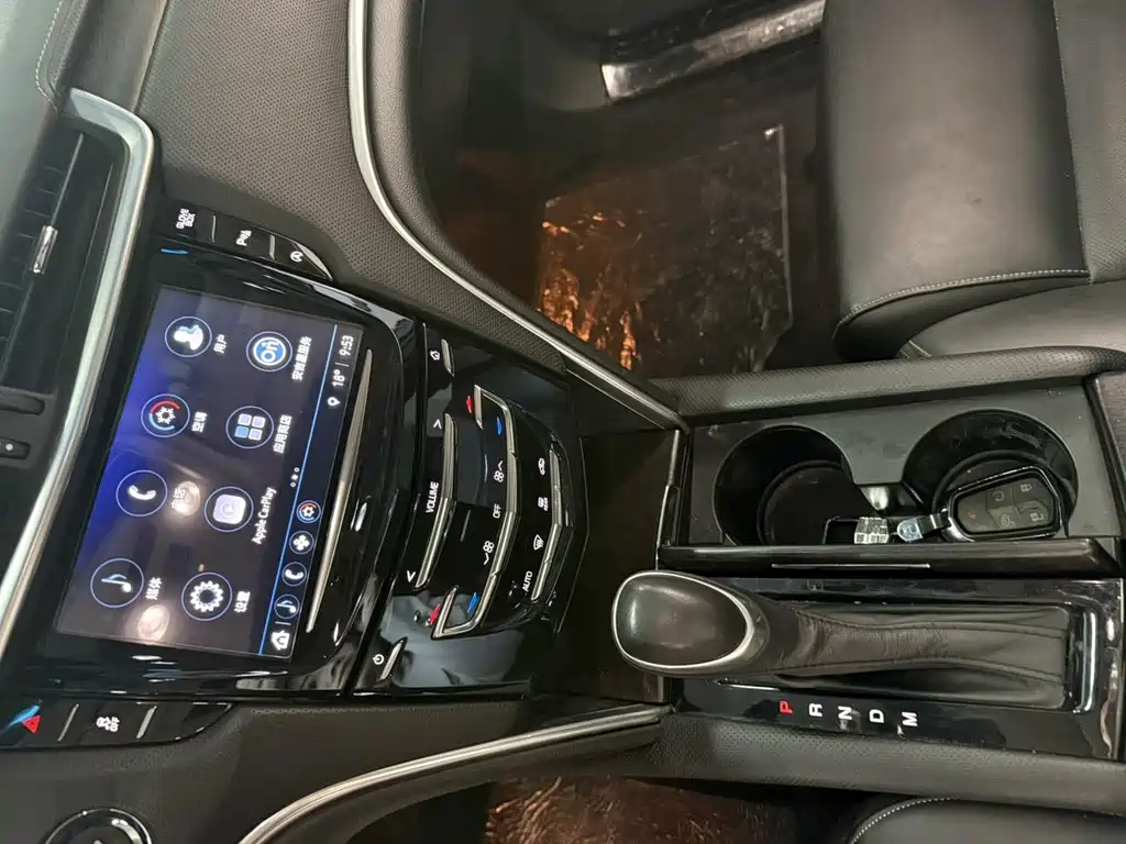 Cadillac XTS 2018 — фото 10