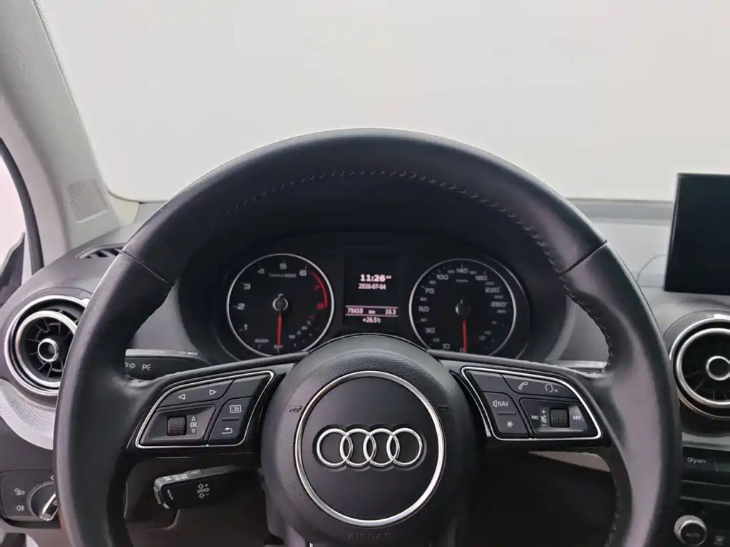Audi Q2L 2019 — фото 25