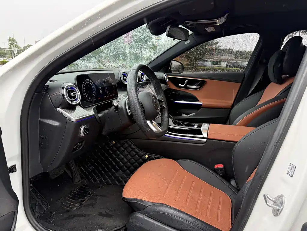 Mercedes-Benz C-Class 2023 — фото 9