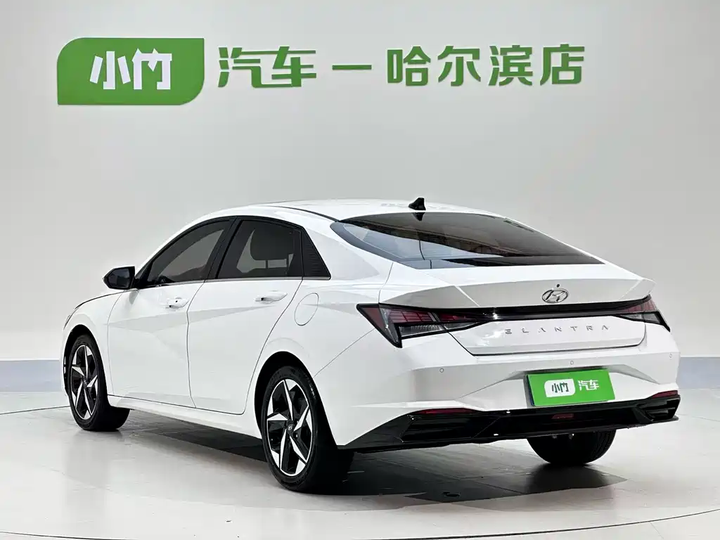 Hyundai Elantra 2022