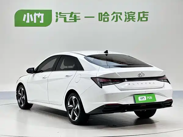 Hyundai Elantra 2022