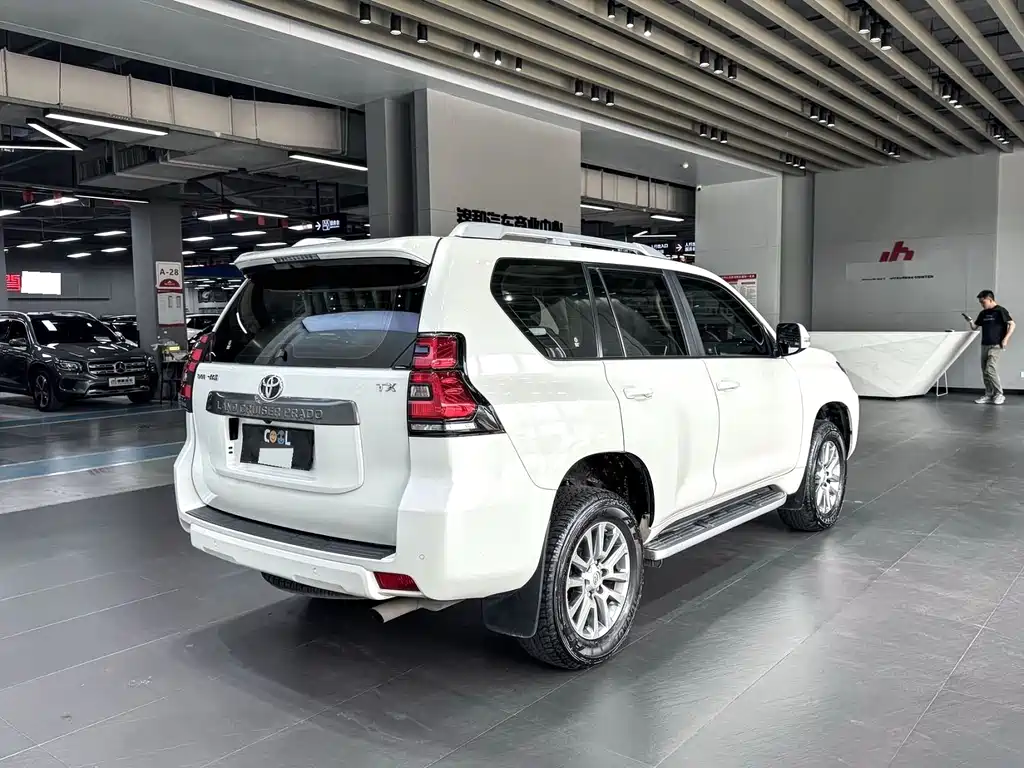 Toyota Prado 2018 — фото 9