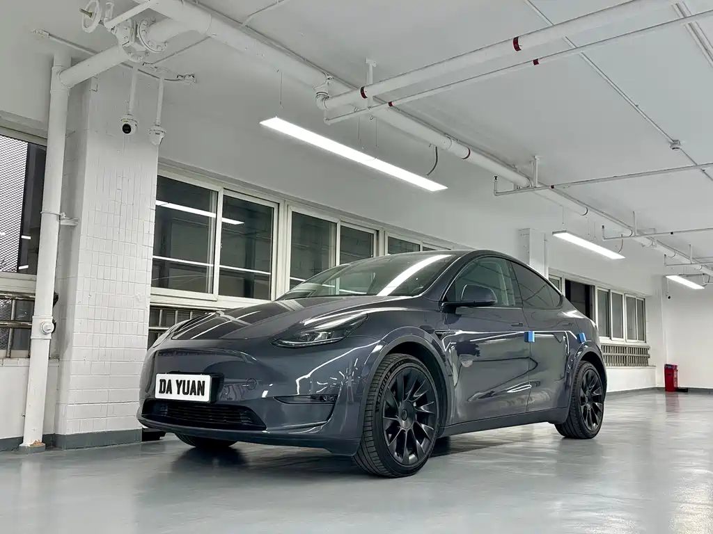 Tesla Model Y 2023 — фото 1