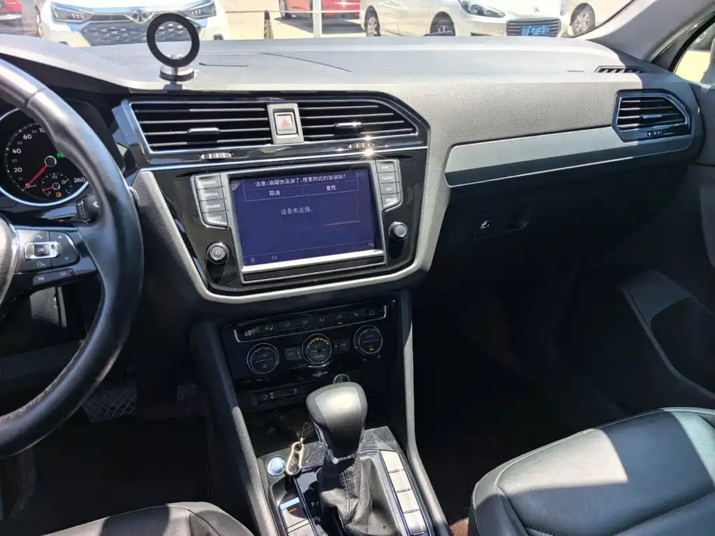 Volkswagen Tiguan L 2017 — фото 13