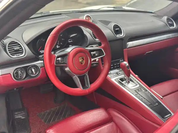 Porsche 718 2016