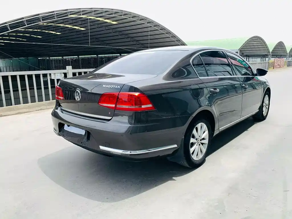 Volkswagen Magotan 2016