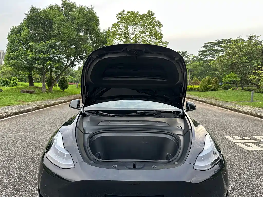 Tesla Model Y 2022 — фото 17