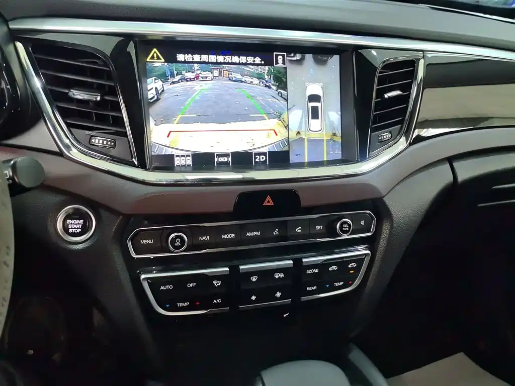 GAC Motor Trumpchi GS8 2017 — фото 6