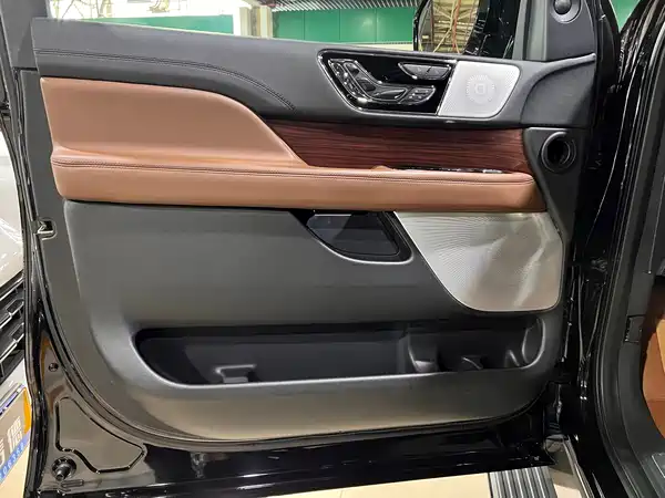 Lincoln Navigator 2024