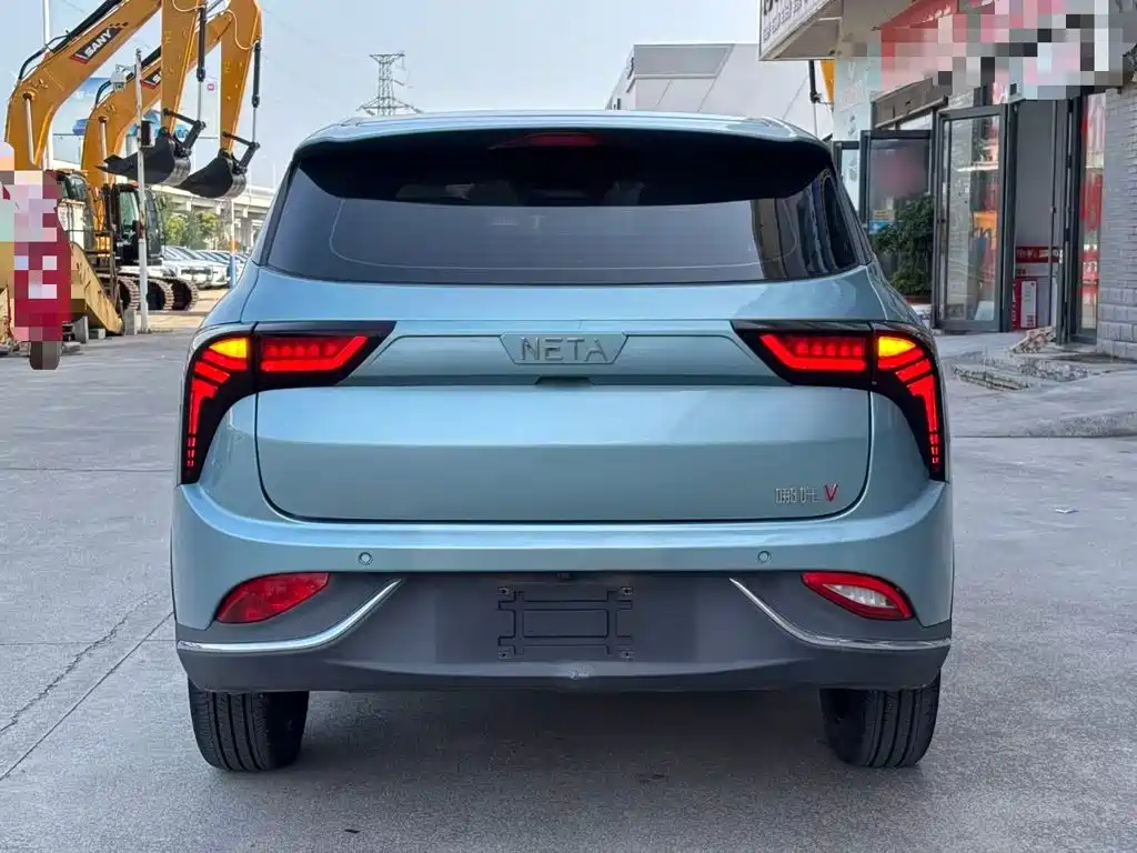 Neta V 2023