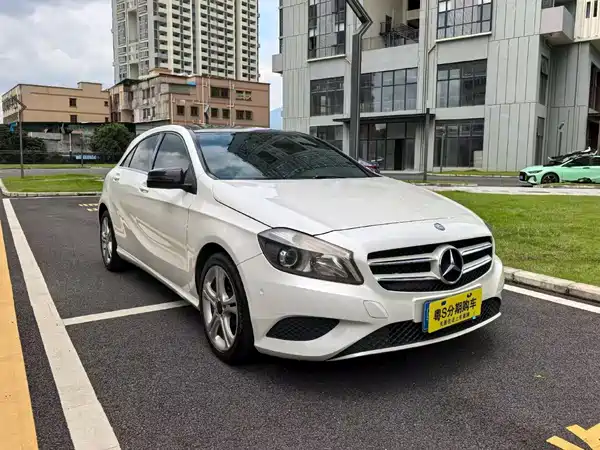 Mercedes-Benz A-Class 2015