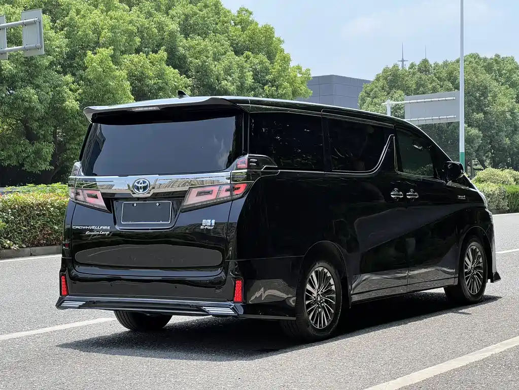 Toyota Vellfire 2021 — фото 6