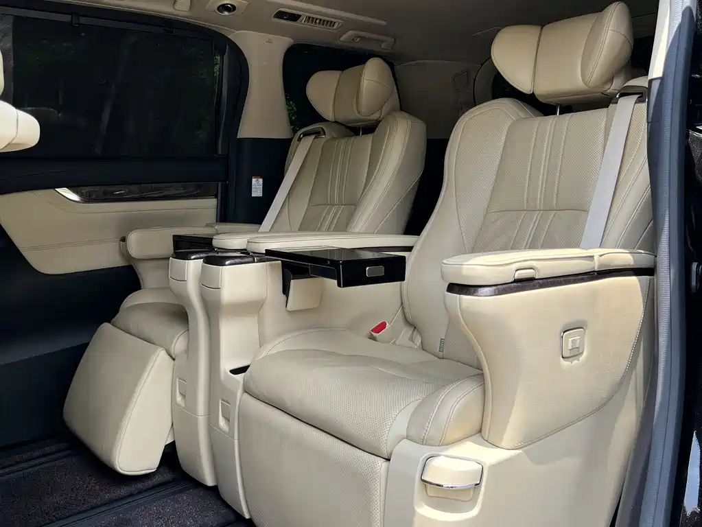 Toyota Vellfire 2021 — фото 10