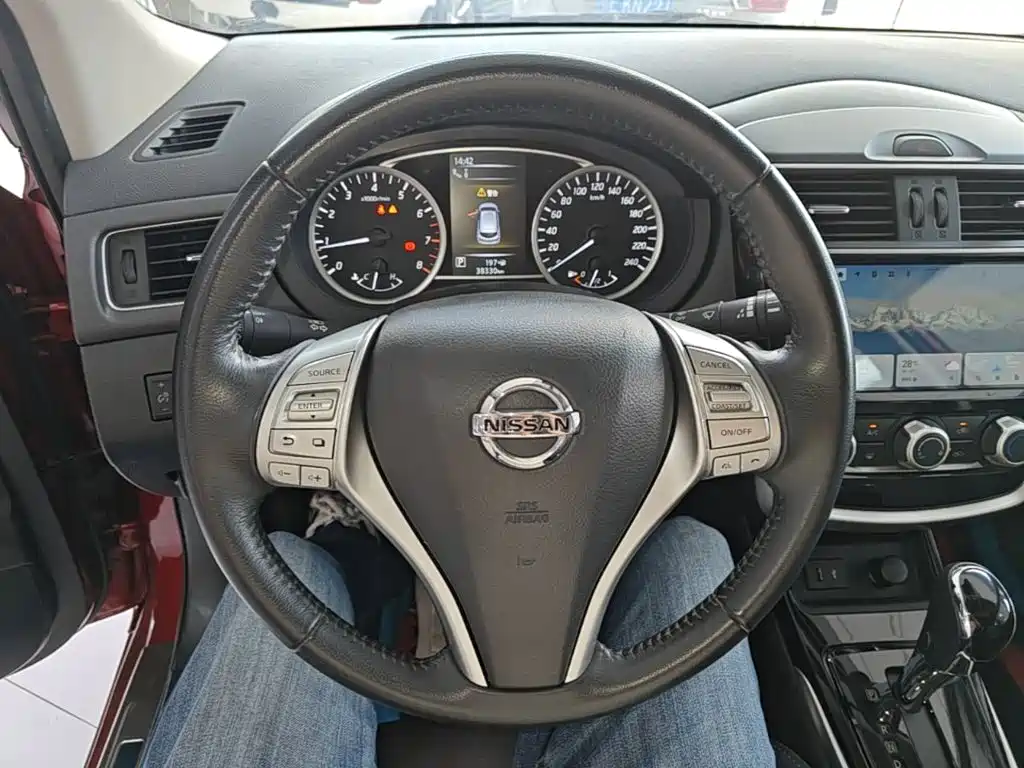 Nissan Tiida 2021 — фото 11