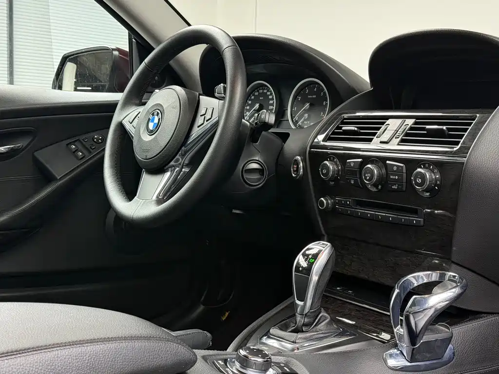 BMW 6 Series 2010 — фото 16