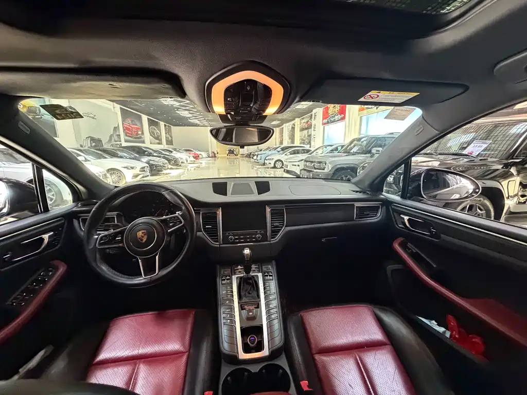 Porsche Macan 2016 — фото 11