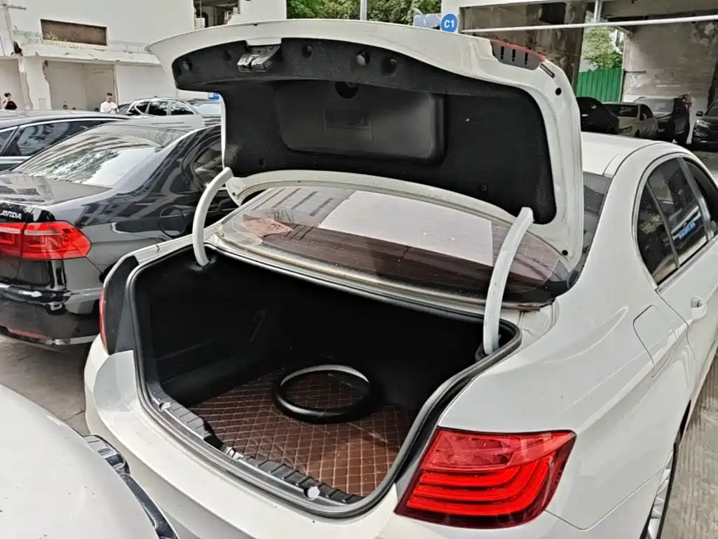 BMW 5 Series 2015 — фото 19