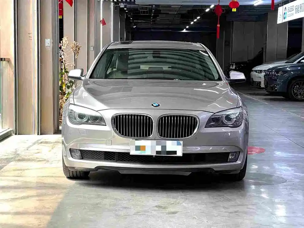 BMW 7 Series 2012 — фото 2