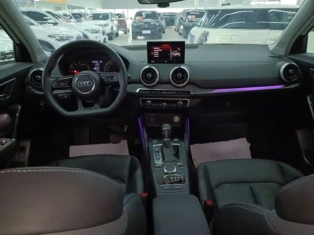 Audi Q2L 2023 — фото 10