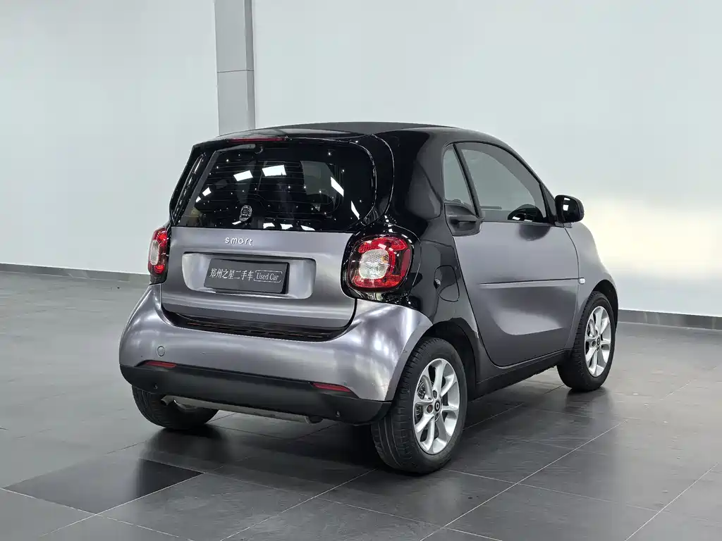 smart Fortwo 2018 — фото 12