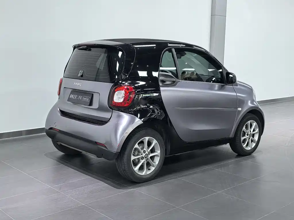 smart Fortwo 2018 — фото 18