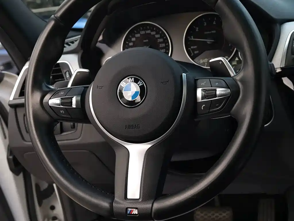 BMW 3 Series 2016 — фото 10