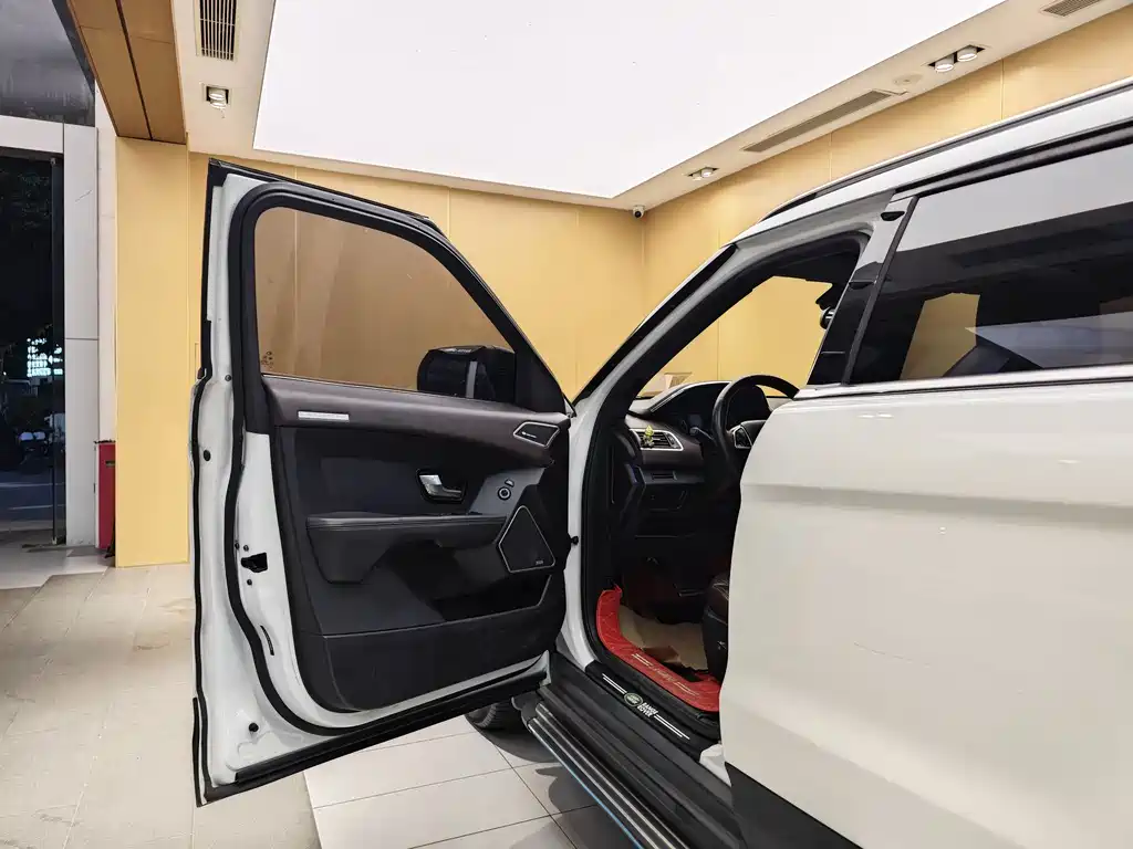 Landwind X7 2015 — фото 7