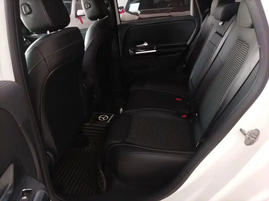 Mercedes-Benz B-Class 2020 — фото 17