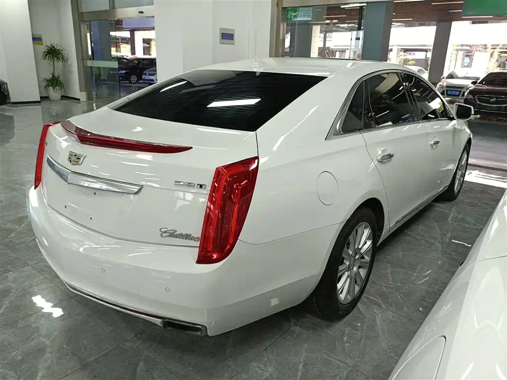 Cadillac XTS 2016 — фото 7