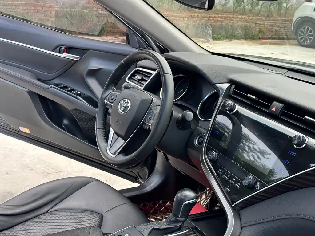 Toyota Camry 2021 — фото 15