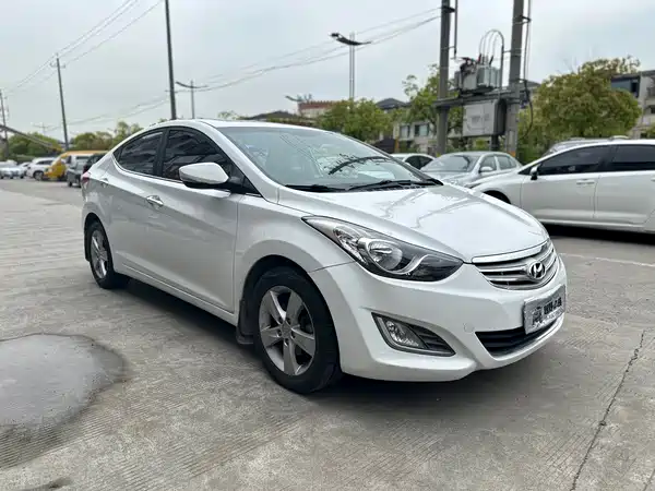 Hyundai Elantra Langdong 2013