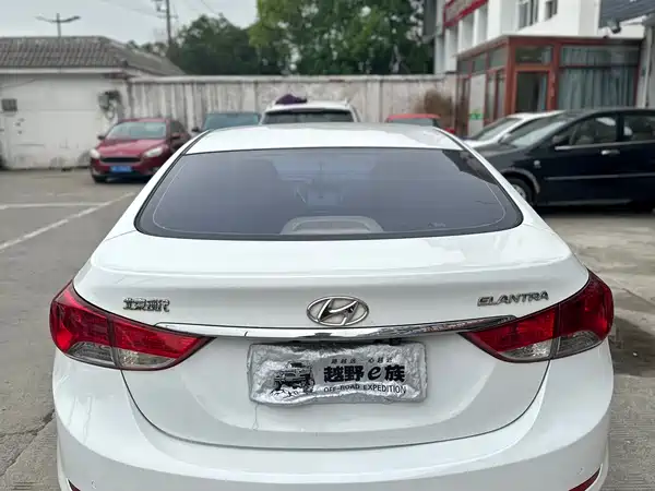 Hyundai Elantra Langdong 2013