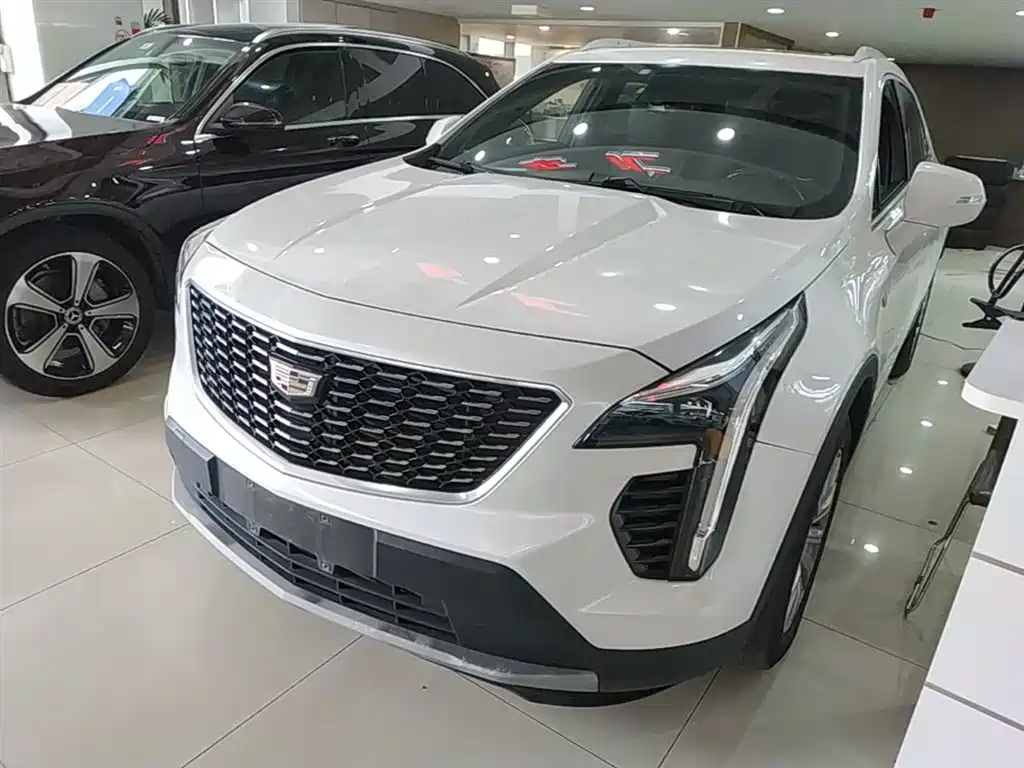 Cadillac XT4 2019 — фото 1
