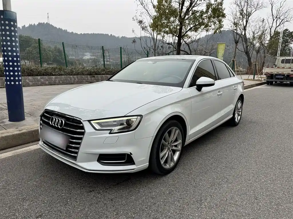Audi A3 2019 — фото 2