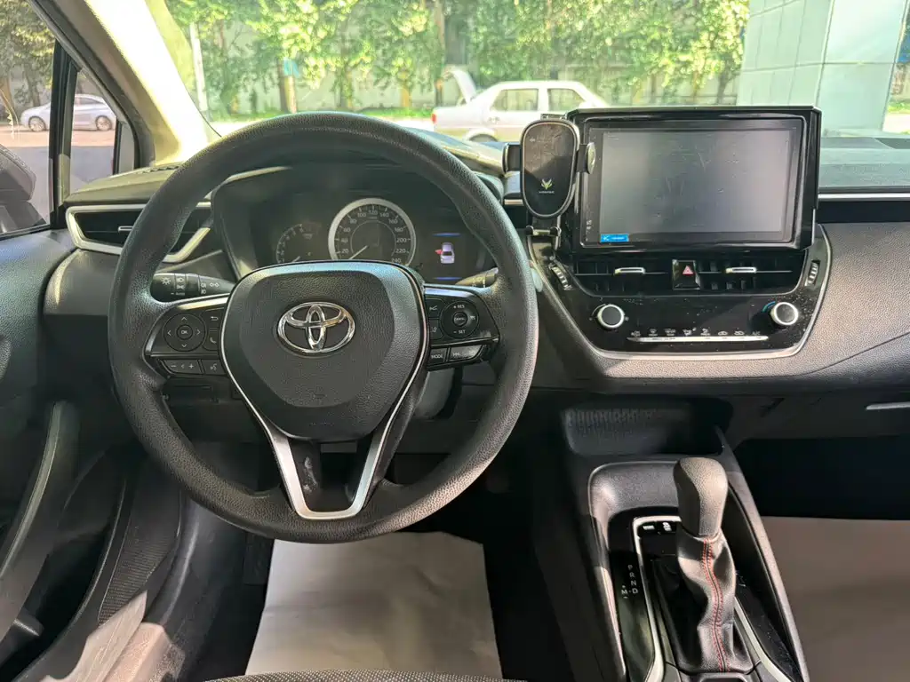 Toyota Corolla 2022 — фото 10