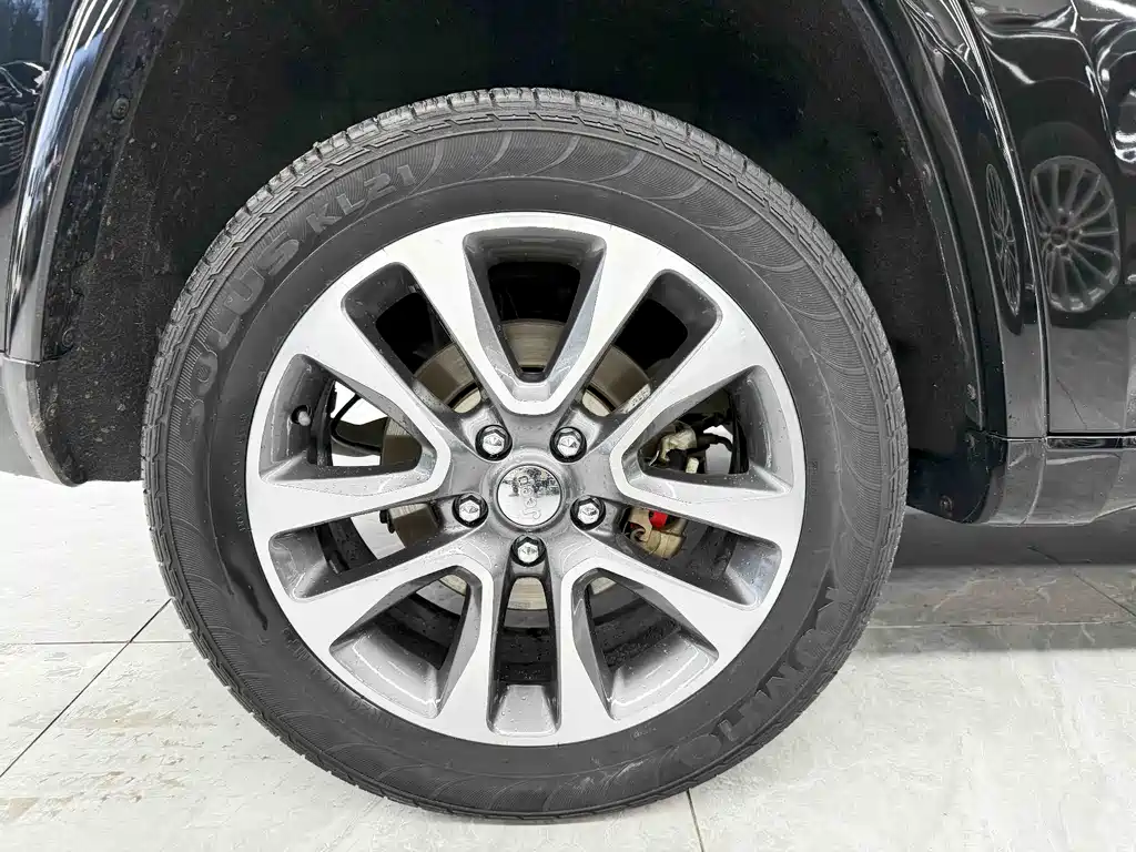 Jeep Grand Cherokee 2018 — фото 23