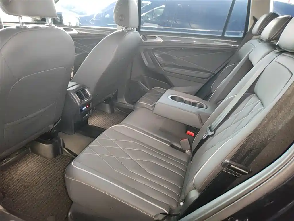 Volkswagen Tiguan L 2022 — фото 17