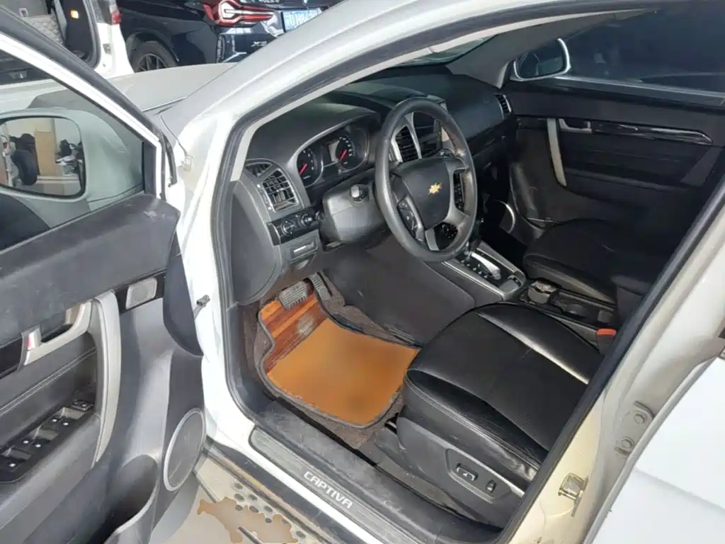 Chevrolet Captiva 2016 — фото 16