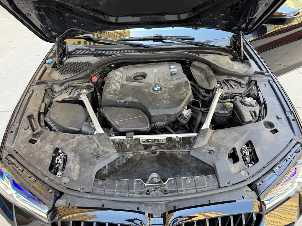 BMW 5 Series 2019 — фото 14