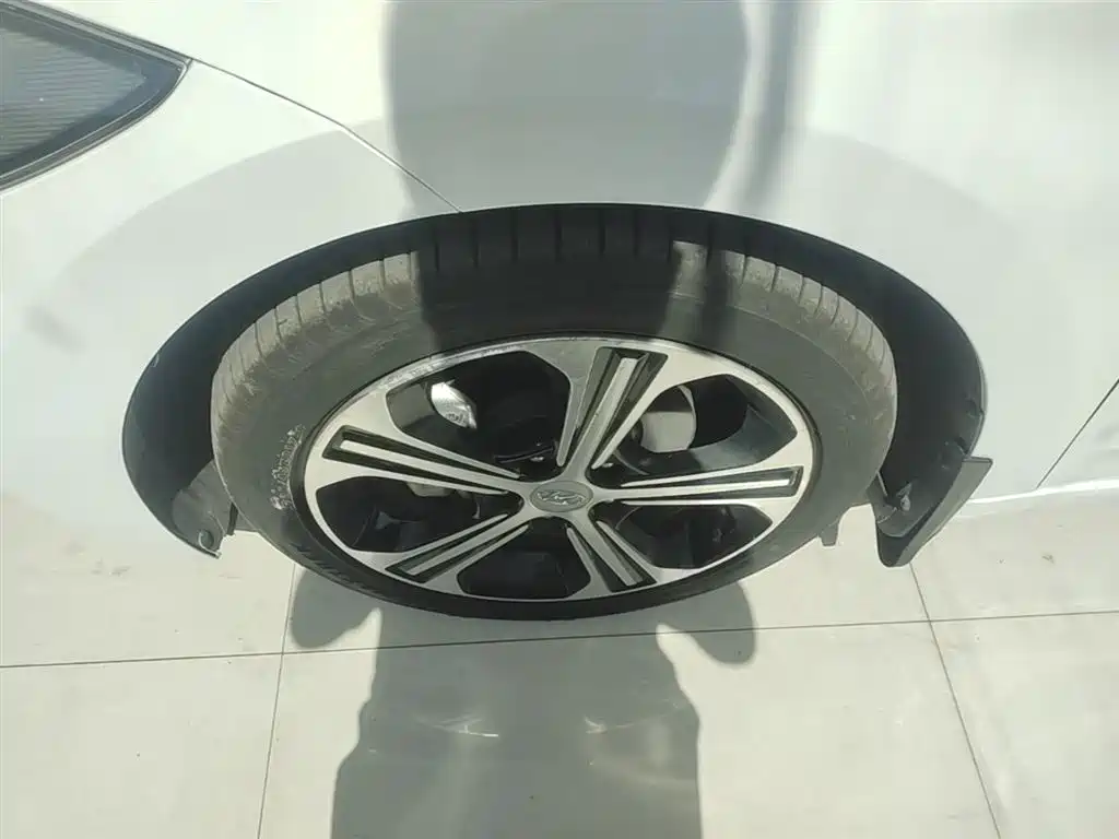 Hyundai Elantra 2019 — фото 23